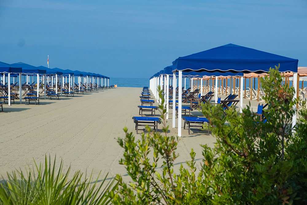 booking versilia beach