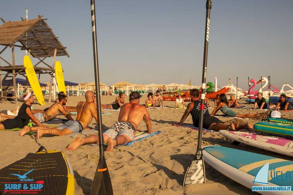 yoga-surf-sup-spiaggia-versilia-09
