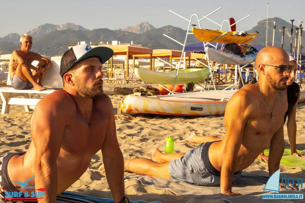 yoga-surf-sup-spiaggia-versilia-10