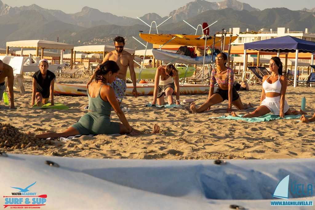 yoga-surf-sup-spiaggia-versilia-16