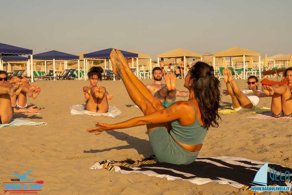 yoga-surf-sup-spiaggia-versilia-18