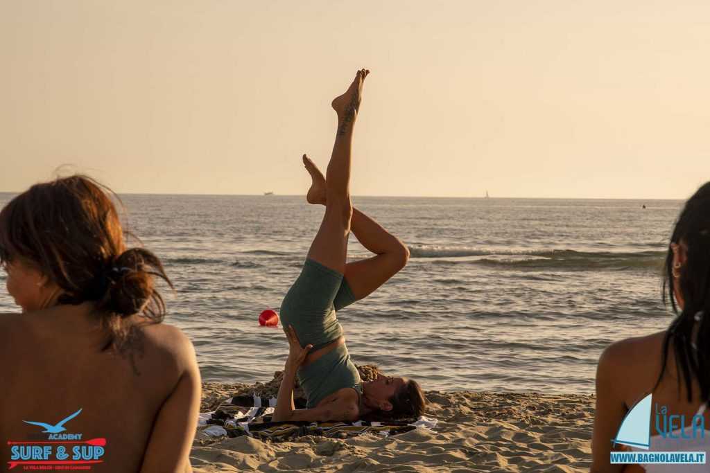 yoga-surf-sup-spiaggia-versilia-19