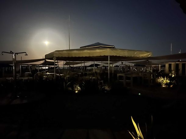 spiaggia tramonto sera versilia
